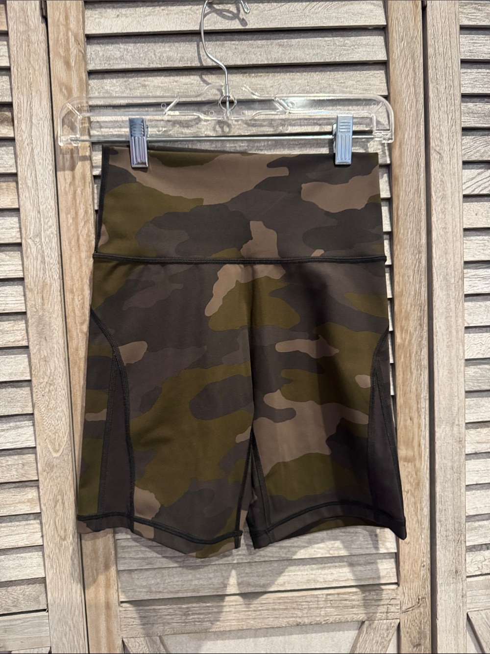 Off Line By aerie Olive Camo High-Rise Bike Shorts Size Medium